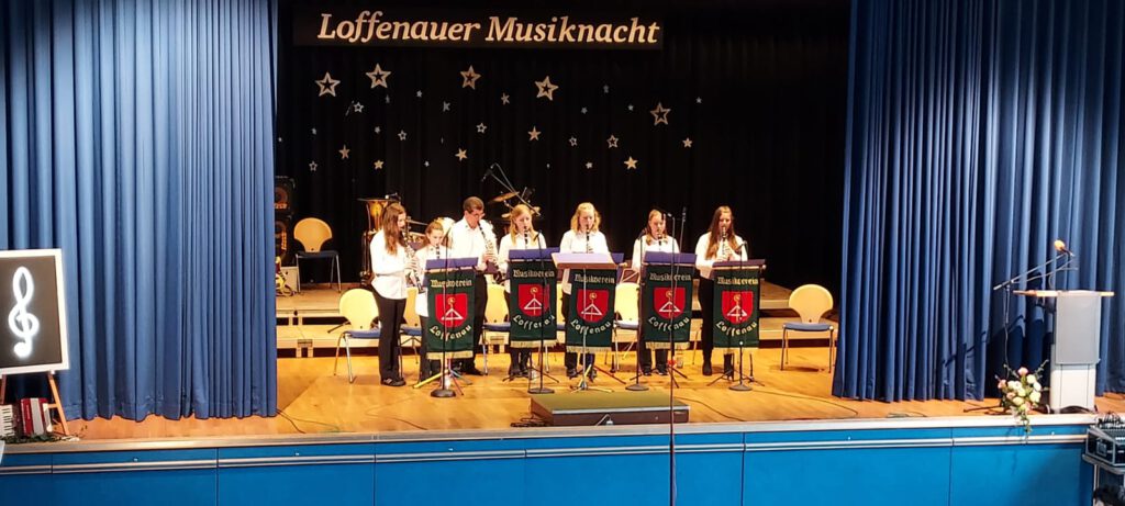 Klarinettenformation des Musikvereins Loffenau unter der Leitung von Manfred Hildebrand